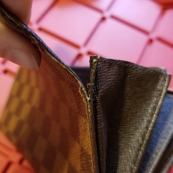 Louis Vuitton Damier Ebene Sarah Wallet - Picture 12 of 13